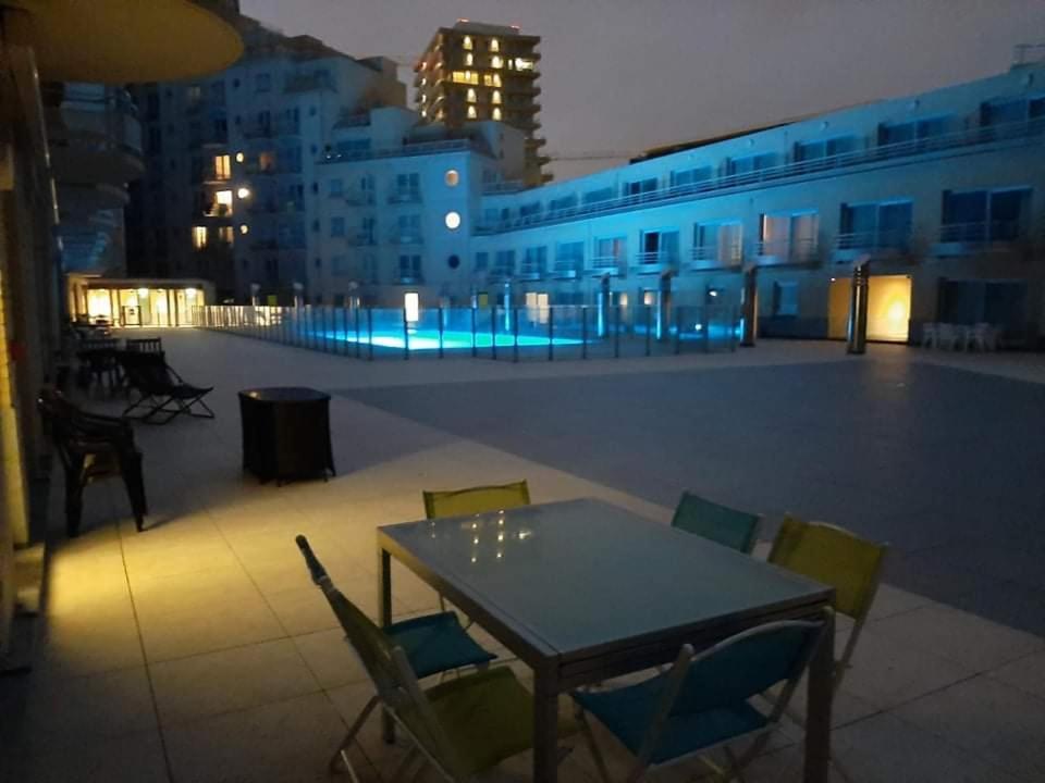 Appartement "Zeezicht 002" オステンド エクステリア 写真