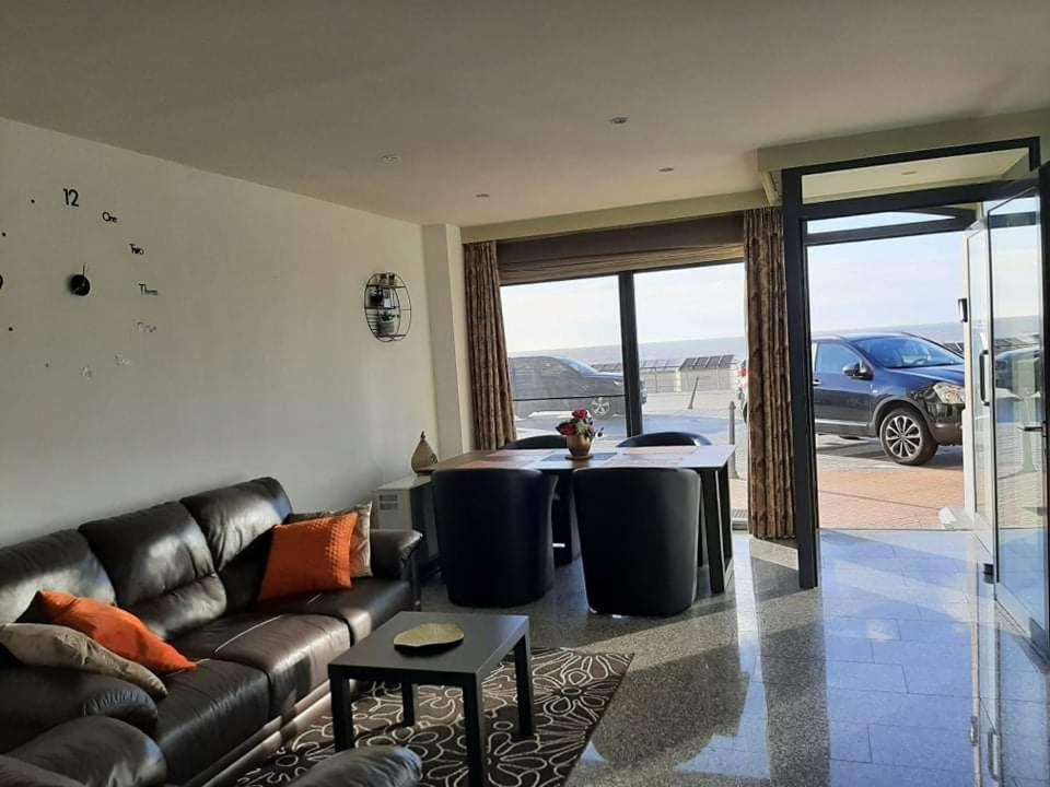 Appartement "Zeezicht 002" オステンド エクステリア 写真